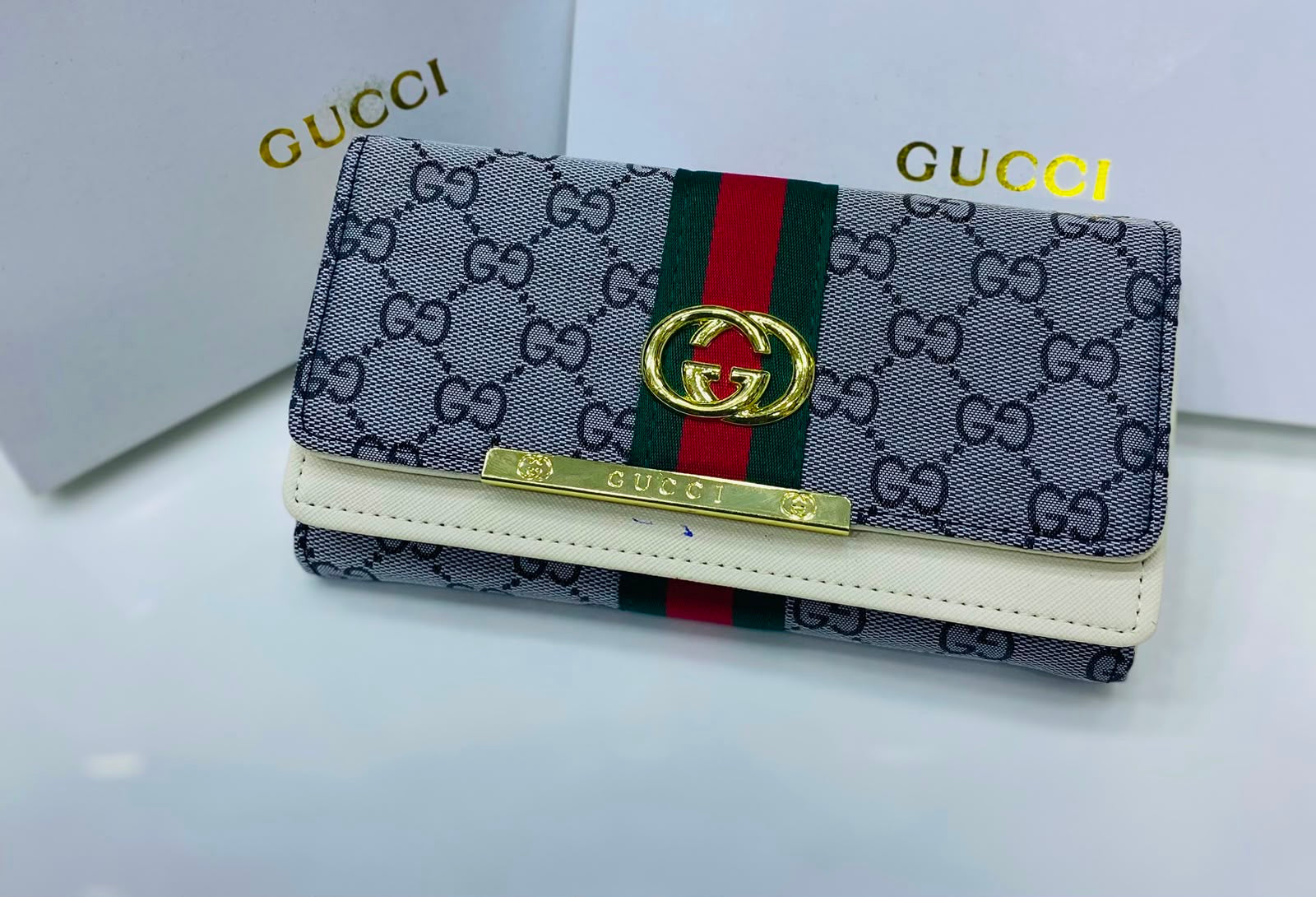 Gucci Hand Wallet - Grey