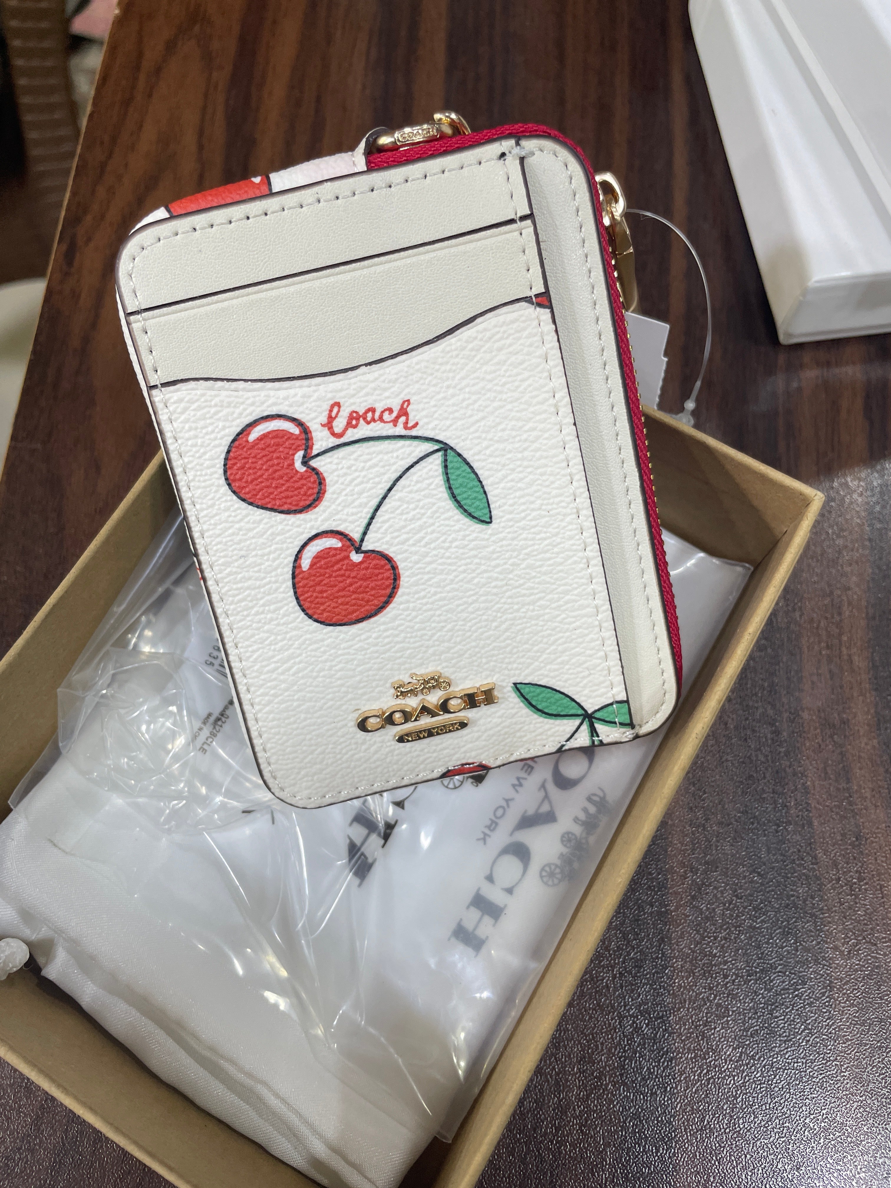 Coach Zipper Card Case - Cherry
