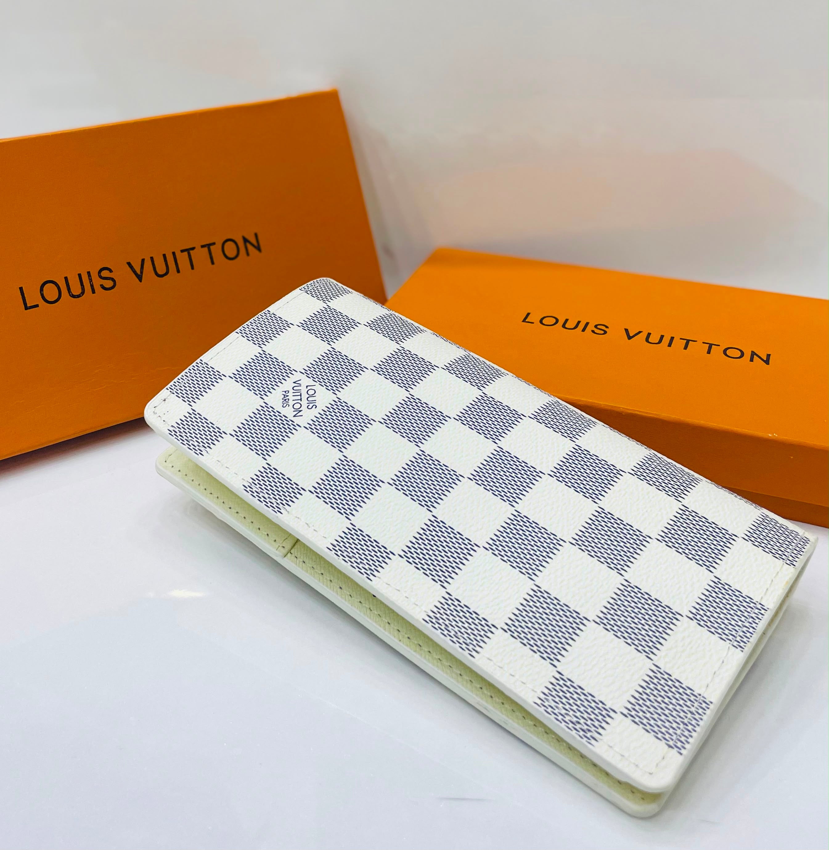 LV Unisex Long Wallet - Signature White