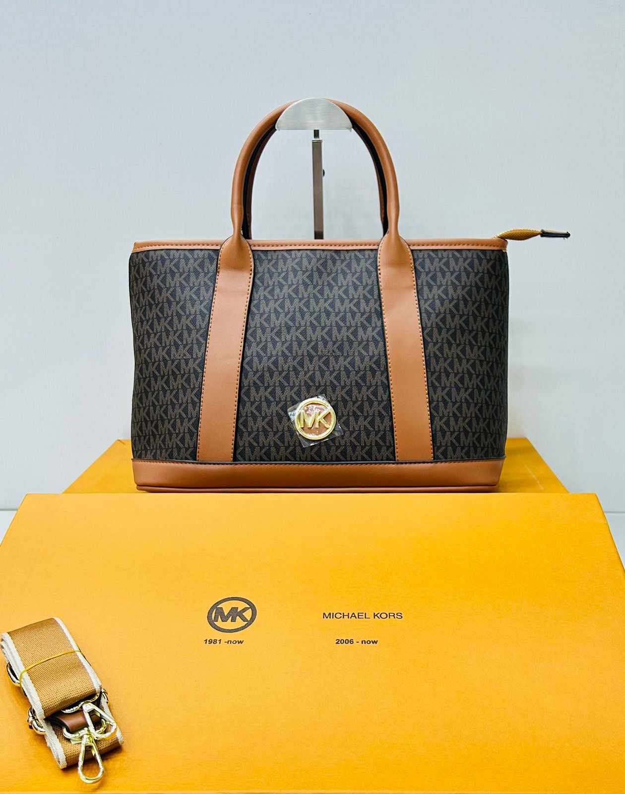 Michael Kors Luisa Satchel - Brown