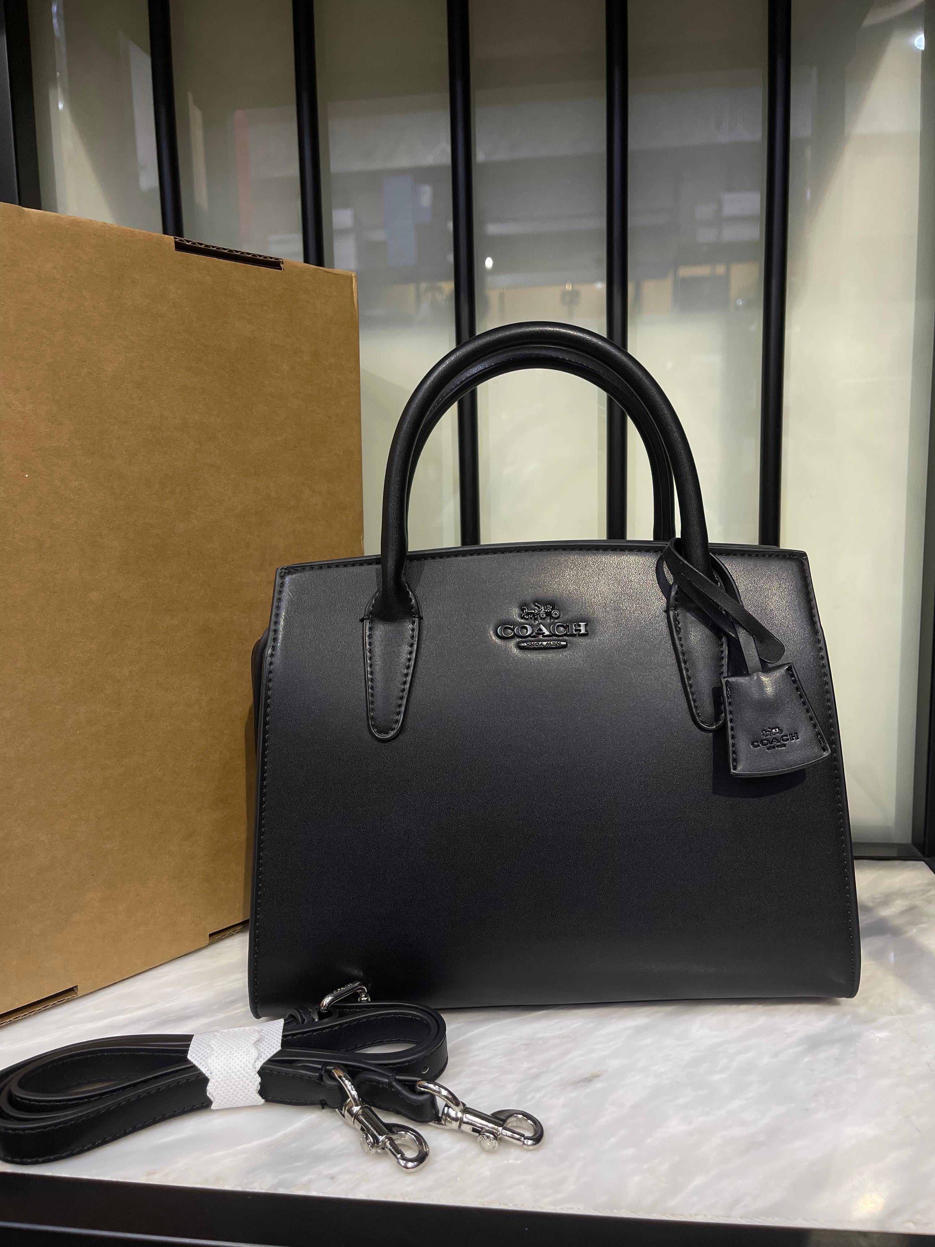 Coach Andrea Carryall - Black