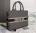 CHRISTIAN DIOR