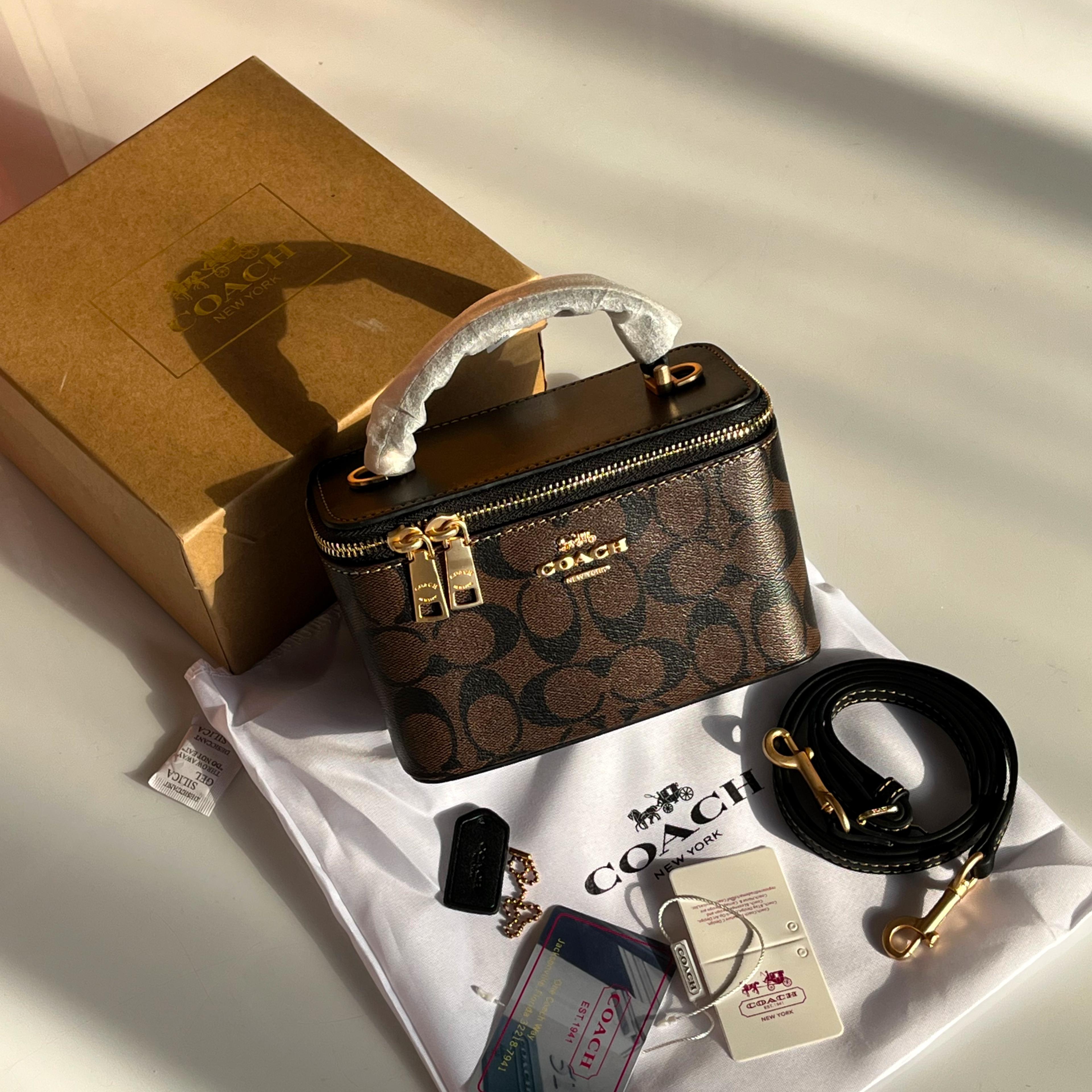 Signature Cosmetic Case