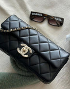 Chanel - Pearl flap bag - Black