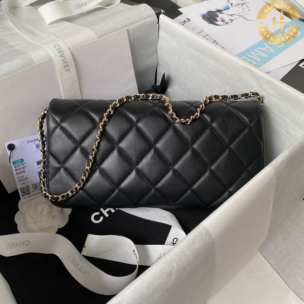 Chanel - Pearl flap bag - Black