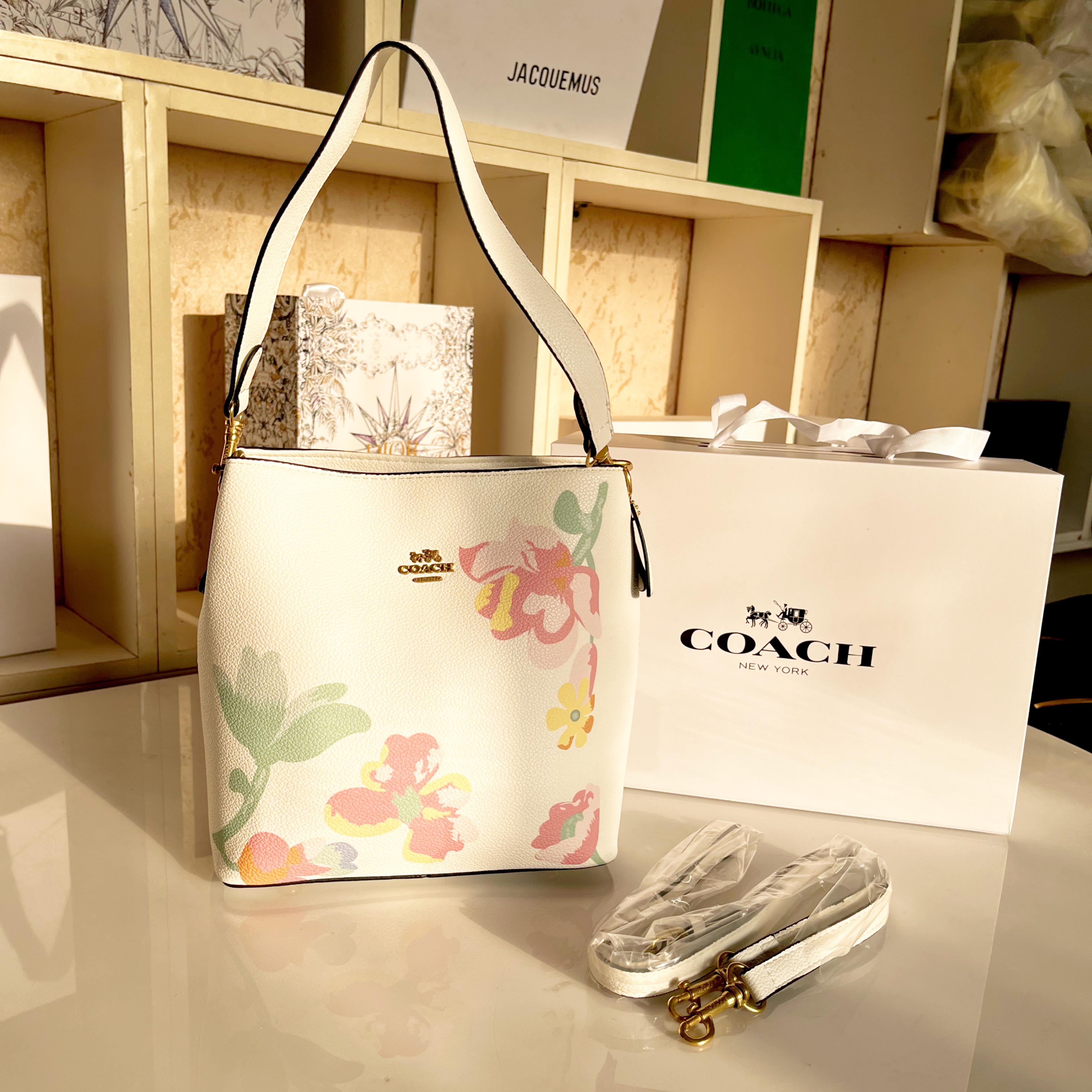 Coach Bucket – Floral
